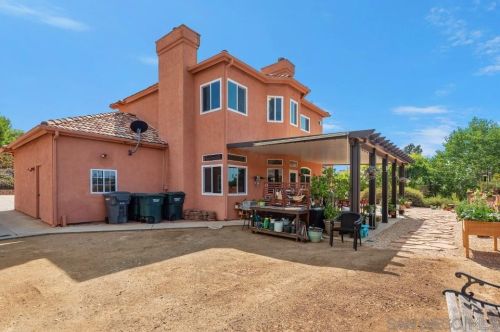 1497 Miss Elle Way, Alpine CA  91901-3981 exterior