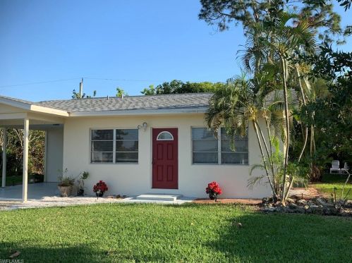 1120 Alhambra Cir, Naples, FL 34103-2504