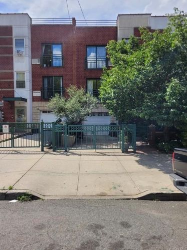 1935 Vyse Ave, Bronx, NY 10460-4351