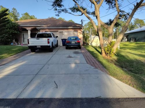 1204 Mcarthur Ave, Lehigh Acres, FL 33972-2510