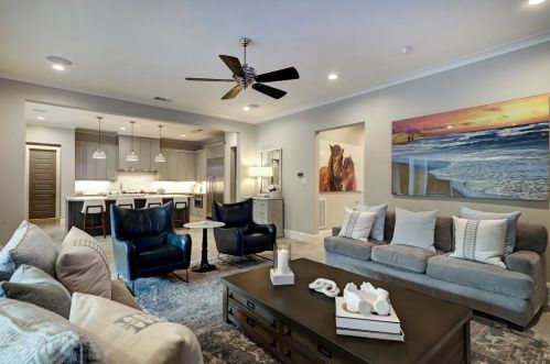 815 2nd St, Bellaire, TX 77401-2801
