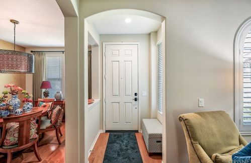 29158 Mission Trail Ln, Santa Clarita, CA 91354-1526