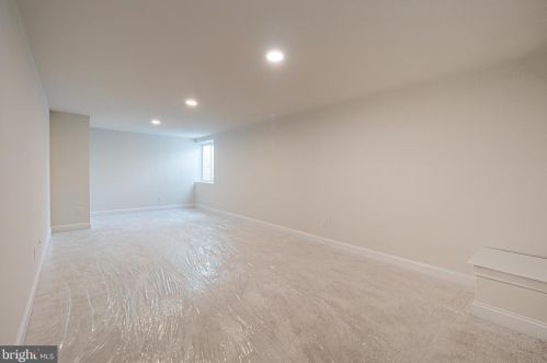 706 Hornblende Ave, Kennett Sq PA  19348-3614 exterior