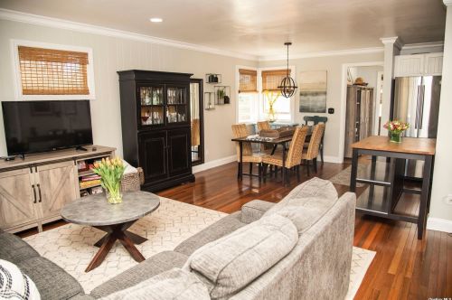 1410 Saxon Ave, Bayshore, NY 11706-4753