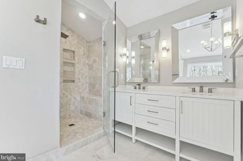 209 River Bend Rd, Great Falls VA  22066-4141 exterior