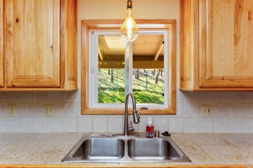 25592 Fairbanks Pl, Willits CA  95490-8910 exterior