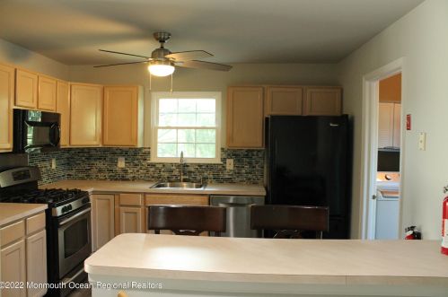 38 Pagoda Ln, East Freehold NJ  07728-4157 exterior