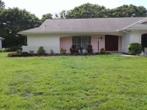 8613 Forest Glade Dr, Port Richey, FL 34667-2135