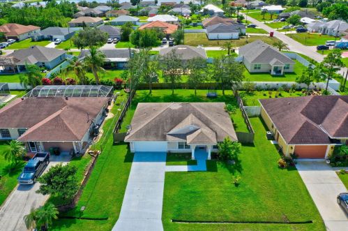 2468 Garcia Ave, Fort Pierce, FL 34953-7430
