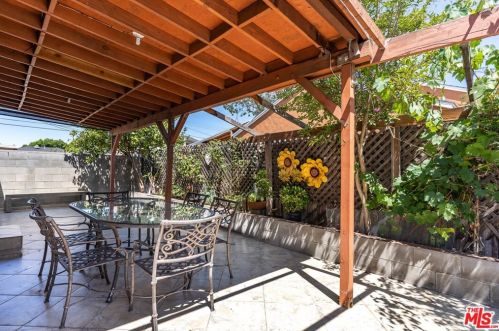 8101 Radford Ave, North Hollywood CA  91605-1541 exterior