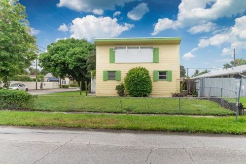 302 1st Ave, Delray Beach FL  33444-3804 exterior