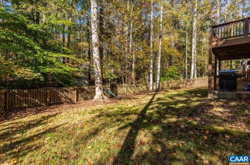 11 Shiloh Ct, Bybee VA  22963-3217 exterior