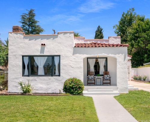 3869 Rosewood Pl, Riverside, CA 92506-0802