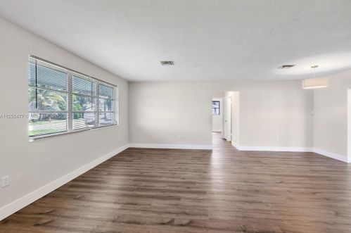 8410 11th St, Hollywood FL  33027-6193 exterior
