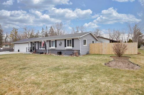 2806 Coolidge Dr, Kansasville, WI 53139-9774