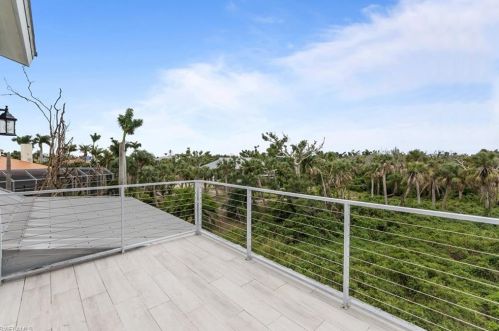 4150 Dingman Dr, Sanibel FL 33957-5107 exterior