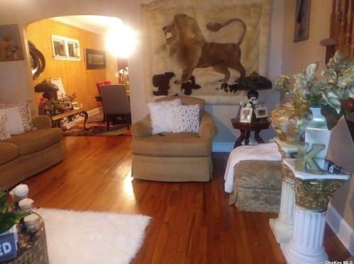 116-19 218th St, Jamaica NY  11427-1130 exterior