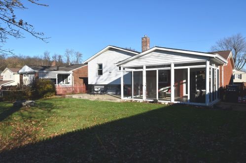 4669 Marina Dr, Whitaker PA  15120-2981 exterior