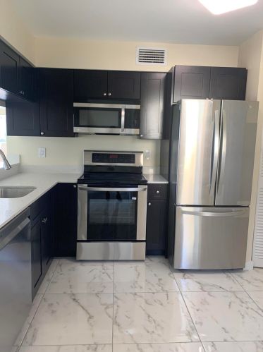 8101 Glenmoor Dr, West Palm Beach, FL 33409-2776
