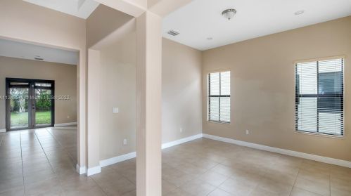 8513 38th St, Hollywood FL  33024-5016 exterior