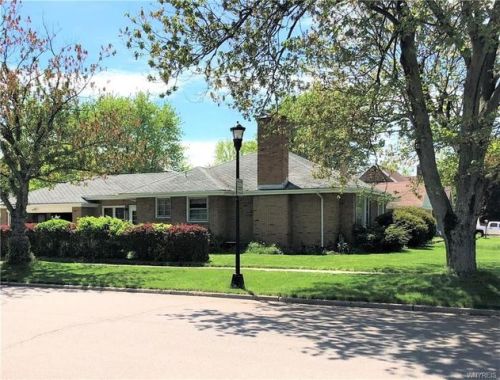 61 Treehaven Rd, Buffalo, NY 14215-1318