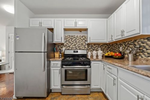 552 Milton Ave, Rahway NJ  07065-5204 exterior