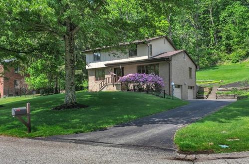 113 Walnut Ridge Dr, Pittsburgh, PA 15238-1210