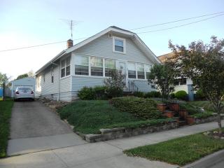487 Celtic St, Akron, OH 44314-3630