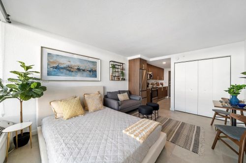 1950 49th St, Hialeah, FL 33012-2983