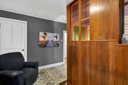 213 Elizabeth St, Pittsburgh PA  15207-1819 exterior