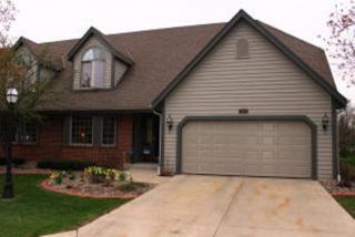 7415 Carter Cir, Hales Corners, WI 53132-8118