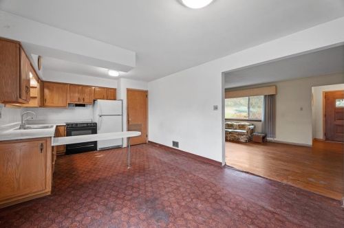 2557 Nicholson Rd, Sewickley PA  15143-8502 exterior