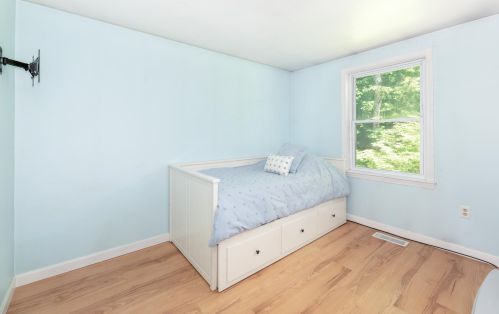 63 Durrell Mountain Rd, Belmont NH  03220-3305 exterior