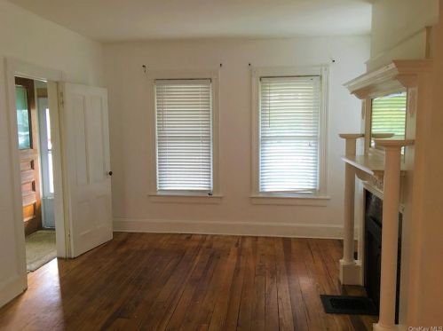 3 Albert St, Middletown, NY 10940-3901