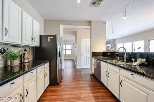5026 Peak View Rd, Cave Creek, AZ 85331-3377