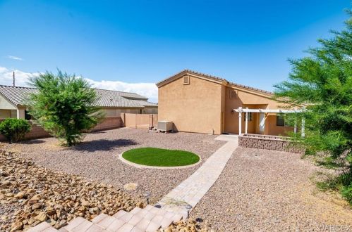 2536 Nez Perce Rd, Bullhead City, AZ 86426-7050