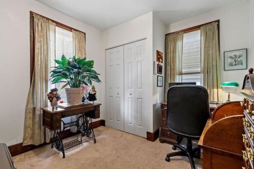 629 Maplewood Ave, Ambridge PA 15003-2415 exterior