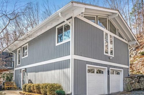 34 Saddle Hill Rd, Stamford, CT 06903-2304