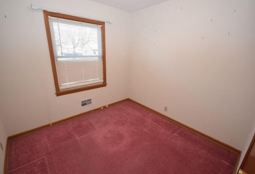 6433 Lancaster Ave, Milwaukee WI 53209-5236 exterior