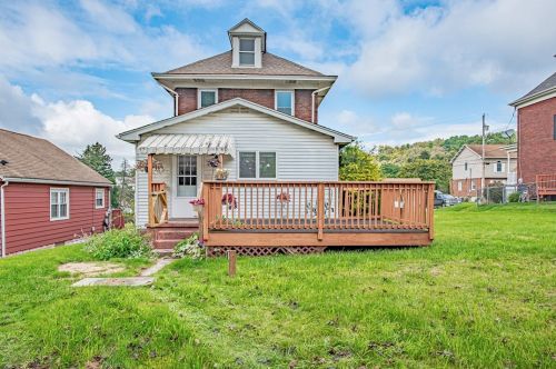 518 7 St, Jeannette PA  15644-1703 exterior