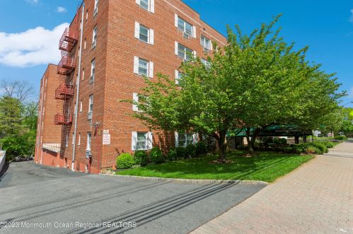 18 Springfield Ave, Cranford NJ  07016-2144 exterior