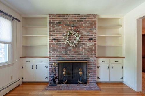 54 Grand View Rd, Warwick, RI 02818-2107