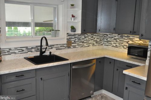 823 Hancock St, Lansdale, PA 19446-3928
