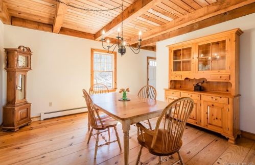 34 Cedar Hill Ln, Colchester CT  06420-4007 exterior