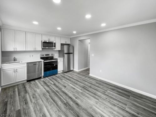 121 Dartmouth Trl, Hopatcong NJ  07843-1152 exterior