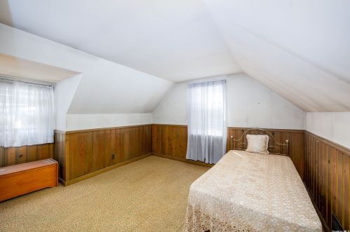 86 Diamond St, Floral Park NY  11003-4216 exterior