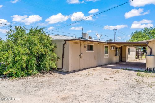 902 Prince Rd, Tucson AZ 85705-3028 exterior