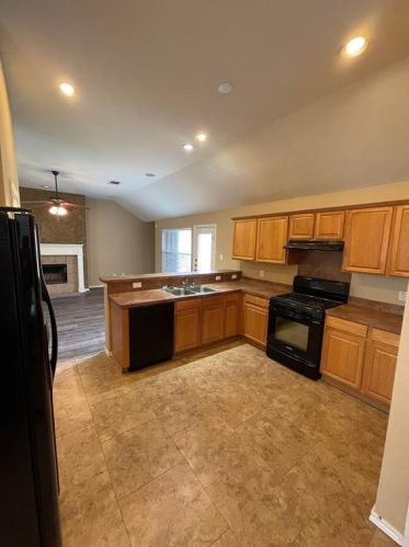 1105 Essex Dr, Cedar Hill TX  75104-4107 exterior