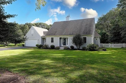 168 Holly Hills Ln, South Kingstown, RI 02874-2129