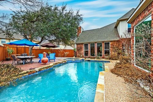 6316 Walling Ln, Plano, TX 75093-6149